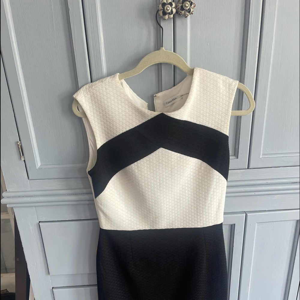 Color block knee length dress